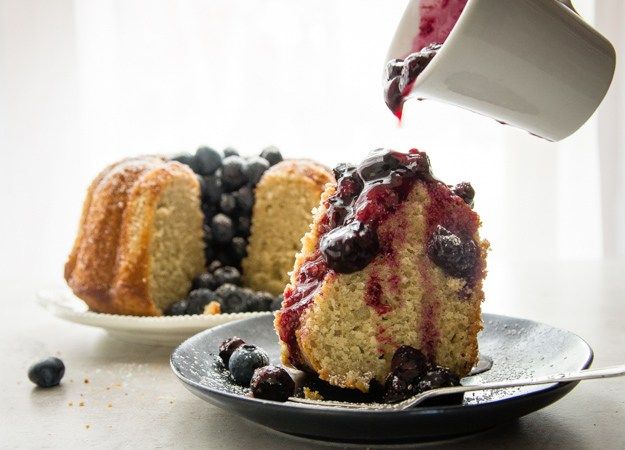 001547 CAKE YOGURT W/FRUIT SAUCE, 730GRM FROZEN