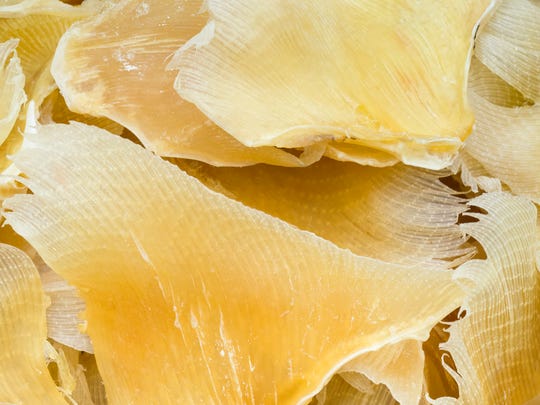 000949 SHARK'S FIN DRIED